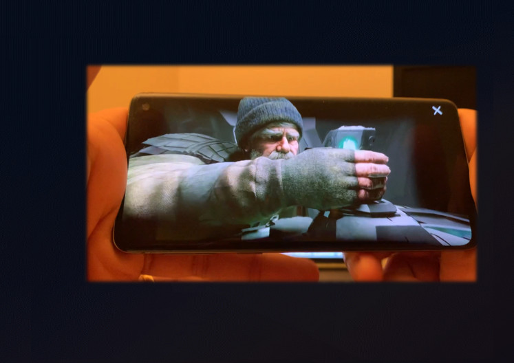 Hologen spatial content rendered on a handheld smartphone